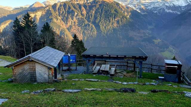 Feuerstelle Dorf – Musiktruhe