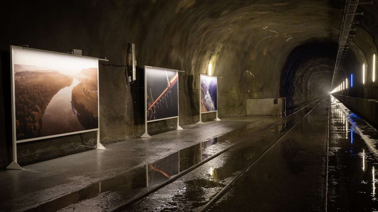 Axpo eröffnet höchstgelegene und längste  Fotogalerie der Schweiz
