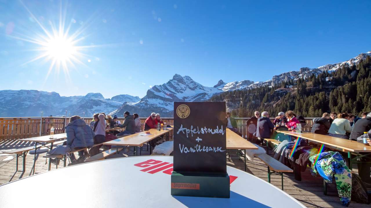 Ortstockbar Grotzenbüel, Braunwald (Winter)